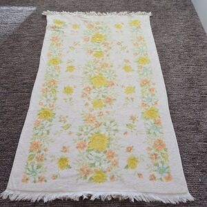 Vintage Springmaid Bath Towel Flowers Floral Yellow White Pink Blue